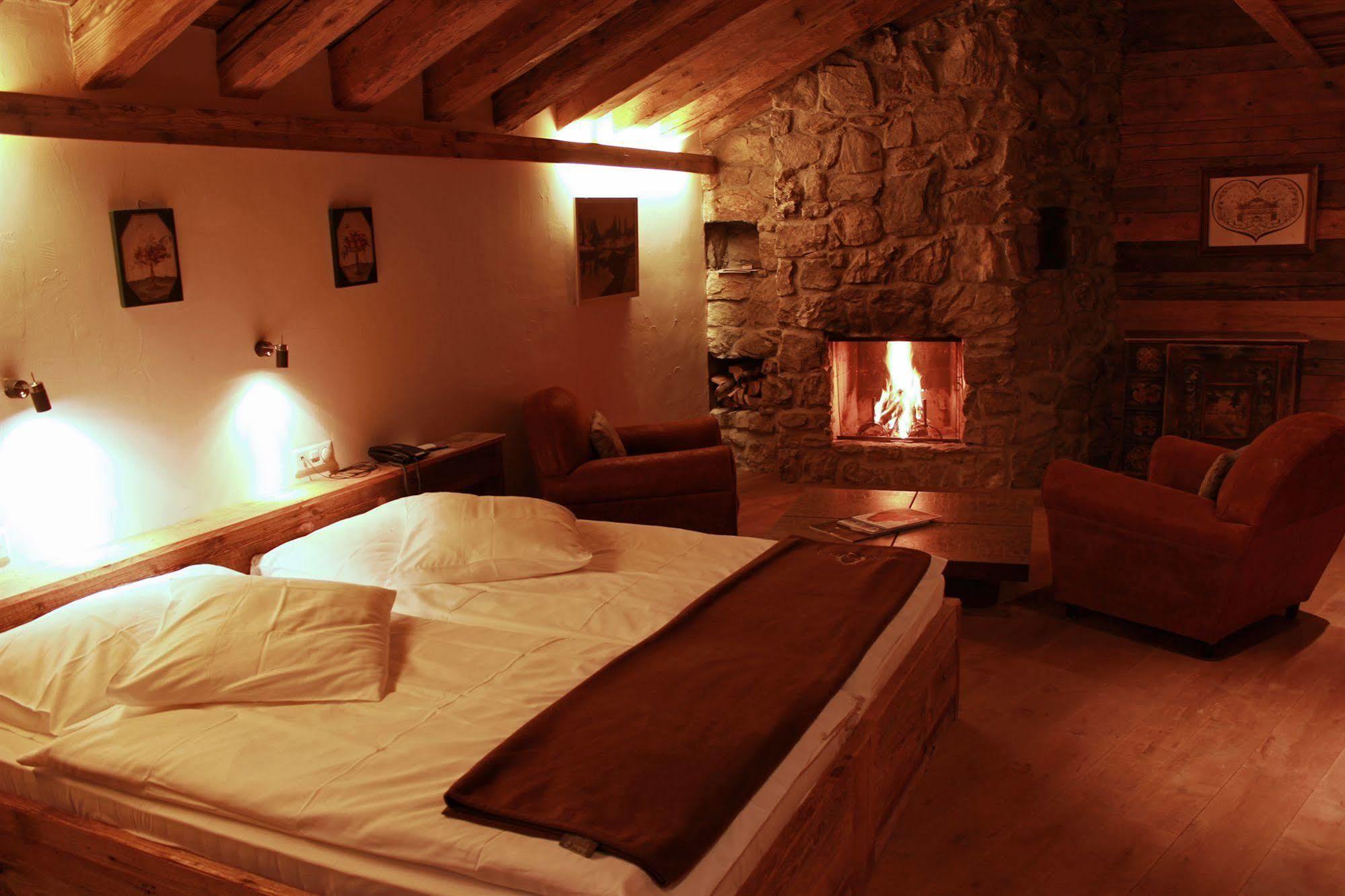 Etrier Hotel